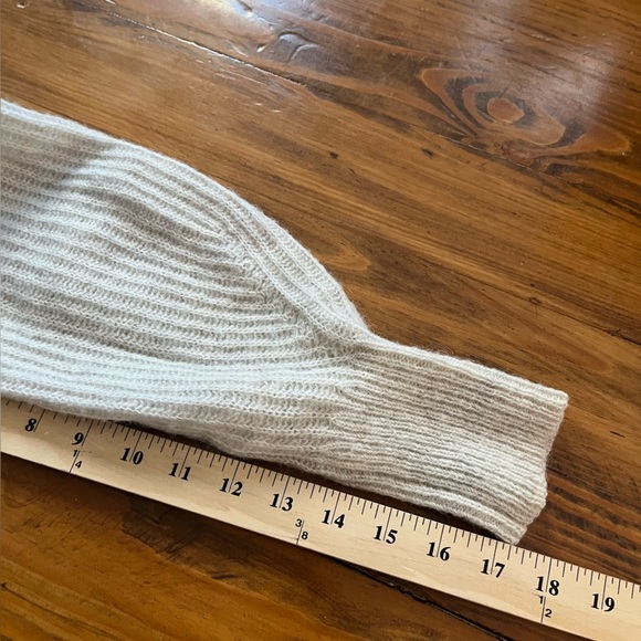 Everlane The Cocoon Crew in Alpaca Lightweight Sweater Almond Color size XXS - Picture 15 of 15